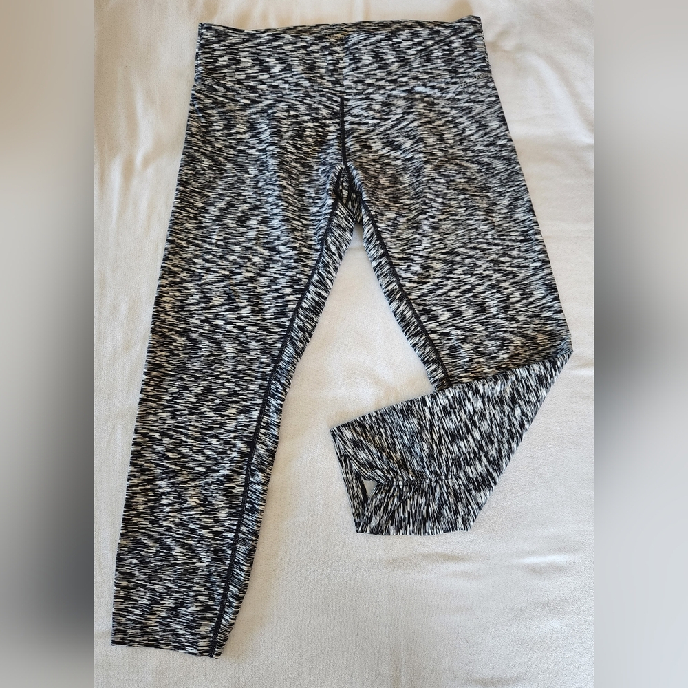 Calvin Klein Performance Cropped Leggings Large Black White Galaxy Stripe